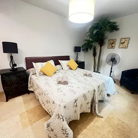 Tinajas Penthouse Views 펜션 *